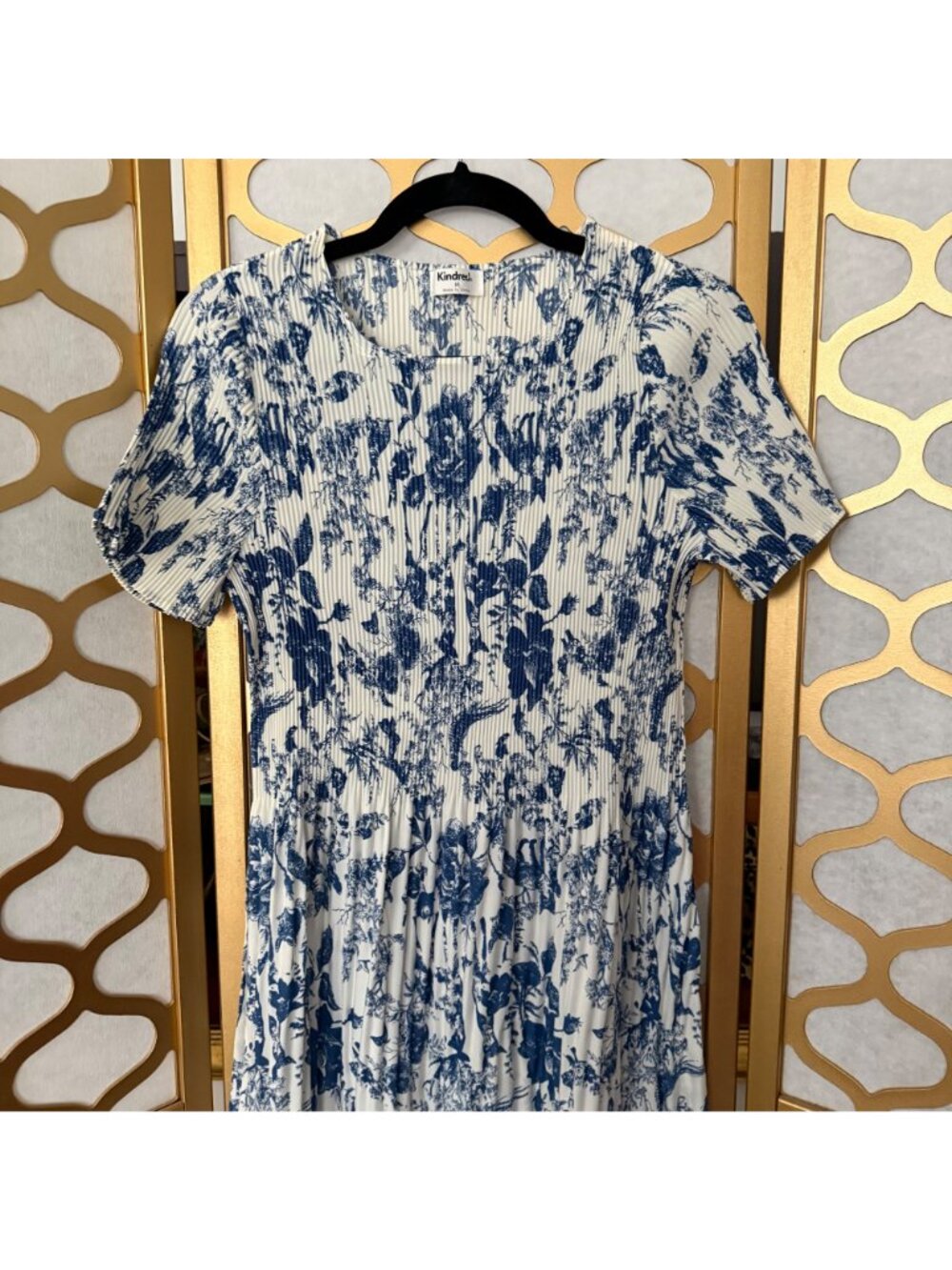 Kindred Size M Blue & White Floral Print Pleated Short Sleeve Midi A-Line Dress - Picture 9 of 16